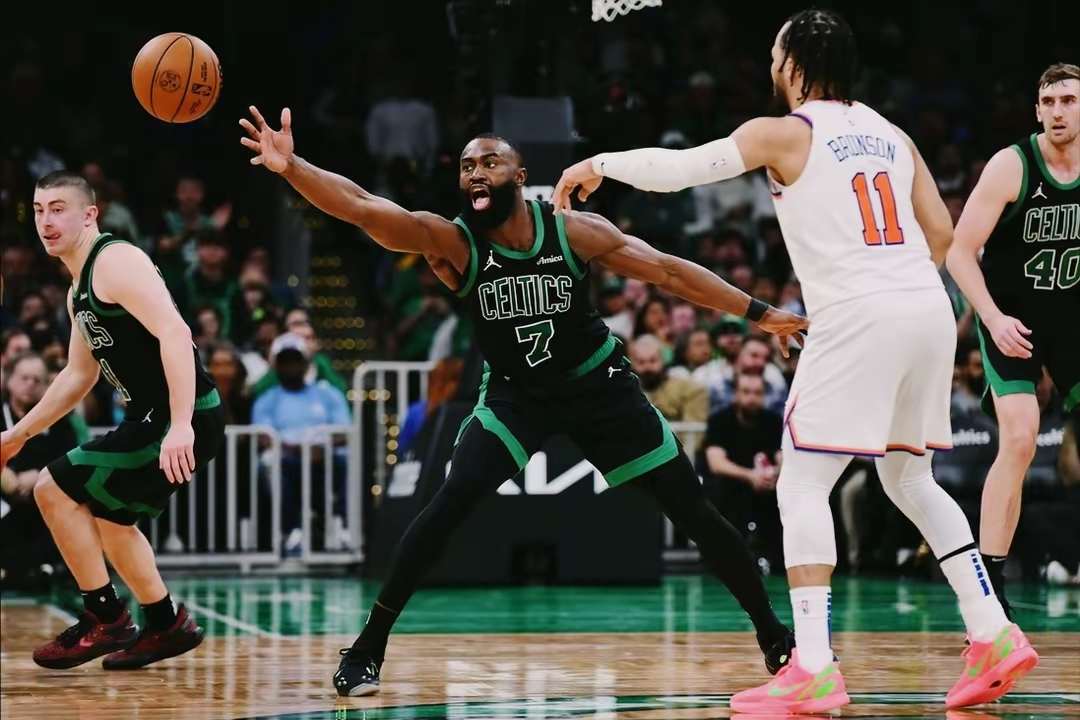 赛前突围战来临，波士顿凯尔特人围绕NBA总决赛调整名单，气氛紧张，身体对抗强度拉满的简单介绍